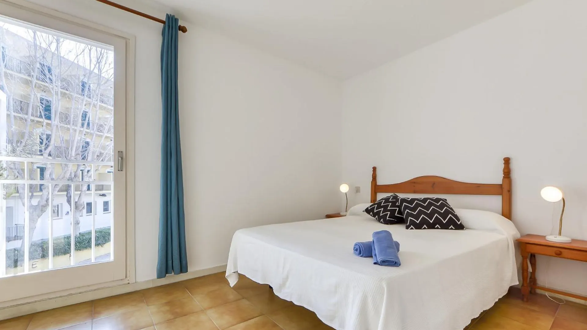 Apartment Platja De Roses-8 By Interhome