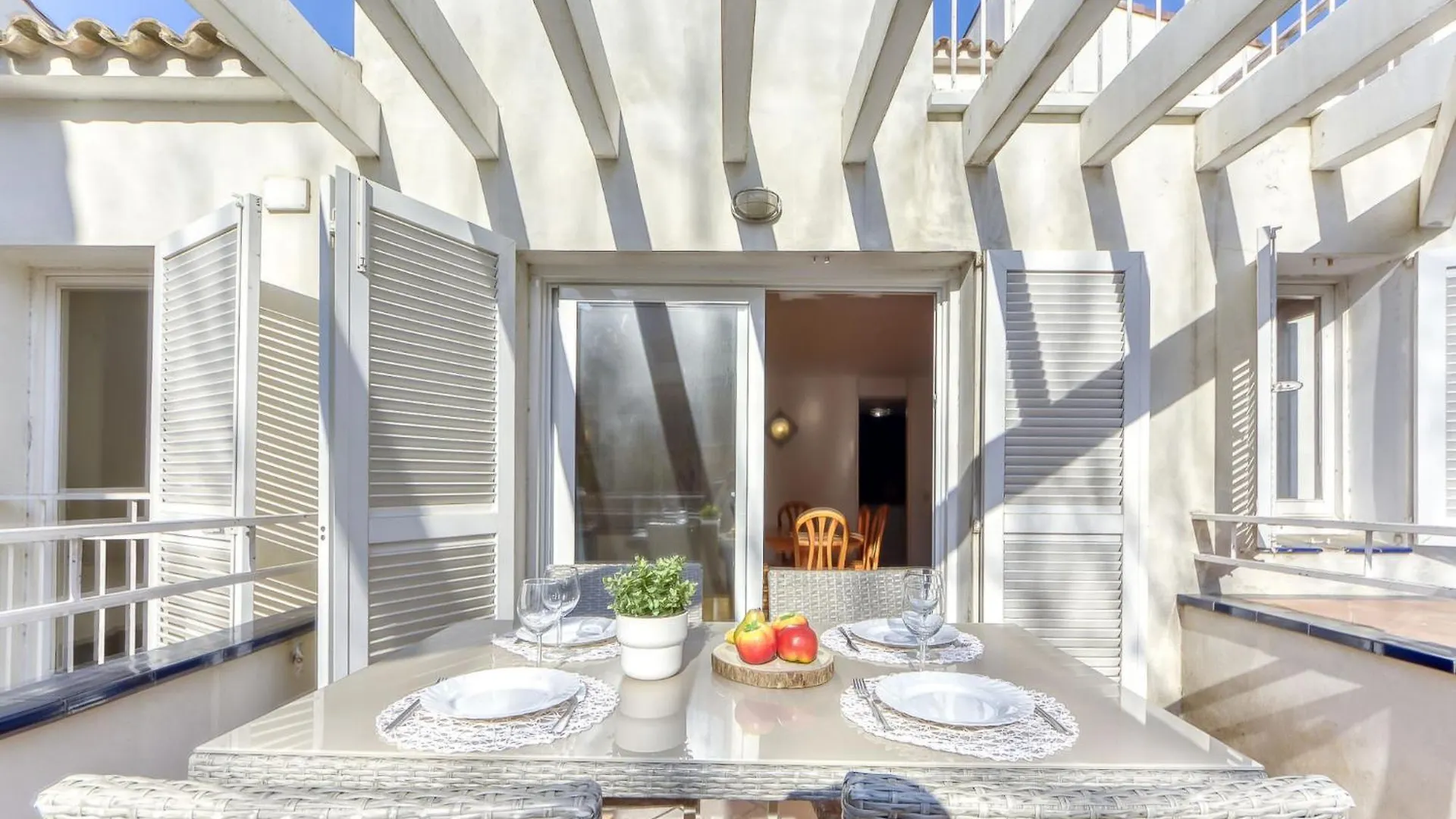 Apartment Platja De Roses-8 By Interhome location
